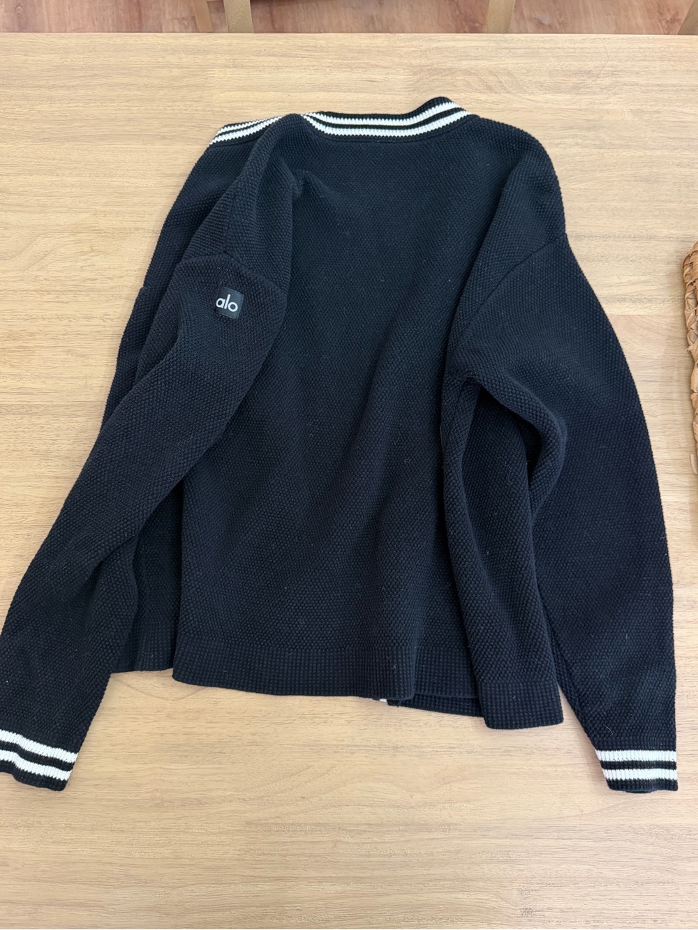ALO Yoga tennis club cardigan - Picture 3 of 3